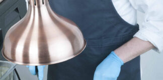 Poznaj zalety lamp grzewczych do gastronomii