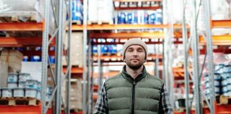 Jak dopasować system WMS do potrzeb i specyfiki firmy?